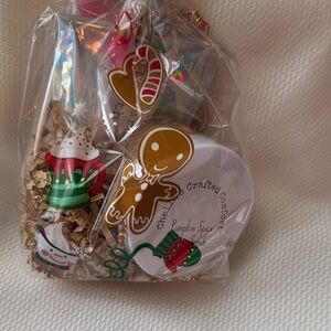 Homemade Scrub and Bath Salt/ Scrub- Gifts Holiday Christmas